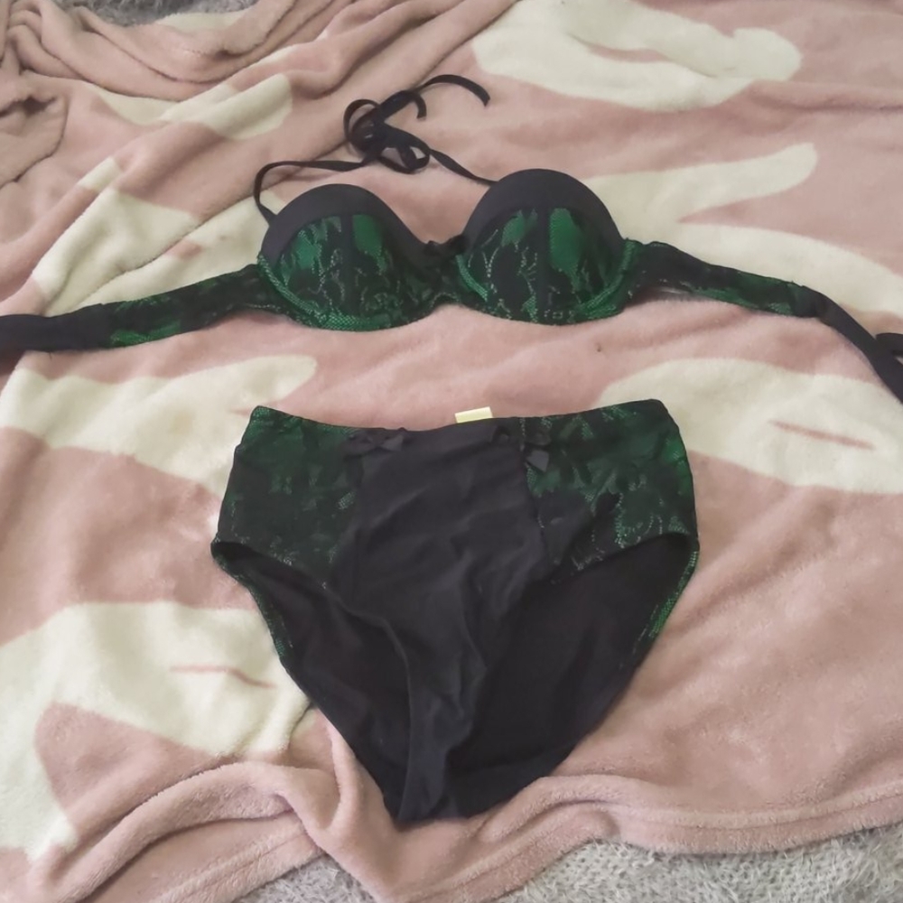 Poison Ivy Hot Topic Bikini